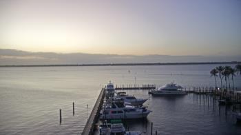 Weather camera view of Pinchers Marina at Edison Ford.