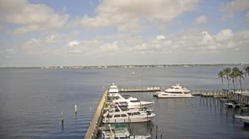Weather camera view of Pinchers Marina at Edison Ford.