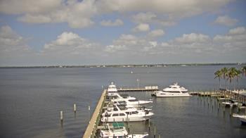 Weather camera view of Pinchers Marina at Edison Ford.