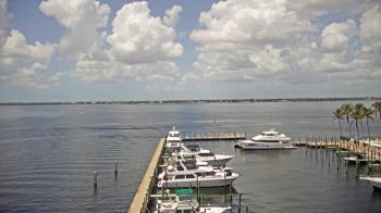 Weather camera view of Pinchers Marina at Edison Ford.