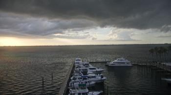 Weather camera view of Pinchers Marina at Edison Ford.