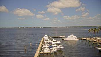 Weather camera view of Pinchers Marina at Edison Ford.