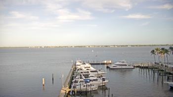 Weather camera view of Pinchers Marina at Edison Ford.