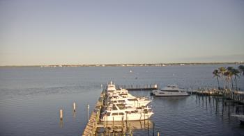 Weather camera view of Pinchers Marina at Edison Ford.