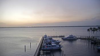 Weather camera view of Pinchers Marina at Edison Ford.
