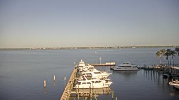 Weather camera view of Pinchers Marina at Edison Ford.