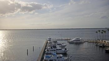 Weather camera view of Pinchers Marina at Edison Ford.