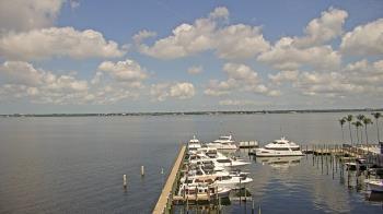 Weather camera view of Pinchers Marina at Edison Ford.