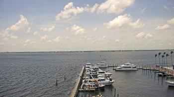 Weather camera view of Pinchers Marina at Edison Ford.