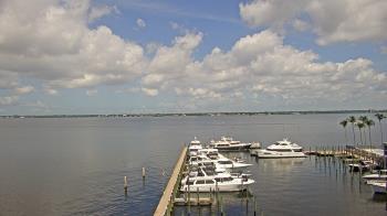 Weather camera view of Pinchers Marina at Edison Ford.