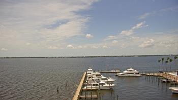 Weather camera view of Pinchers Marina at Edison Ford.