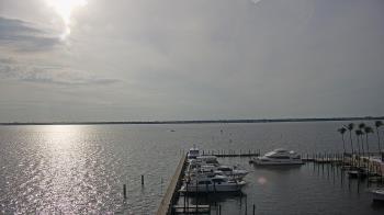 Weather camera view of Pinchers Marina at Edison Ford.