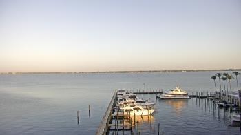 Weather camera view of Pinchers Marina at Edison Ford.
