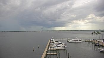 Weather camera view of Pinchers Marina at Edison Ford.