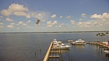 Weather camera view of Pinchers Marina at Edison Ford.