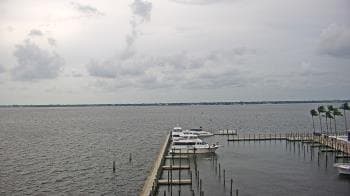Weather camera view of Pinchers Marina at Edison Ford.