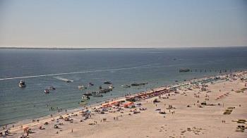 Weather camera view of DiamondHead & GullWing Beach Resorts.