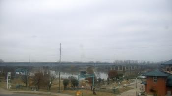 Weather camera view of Miss Lauras.