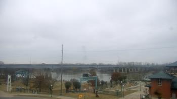 Weather camera view of Miss Lauras.