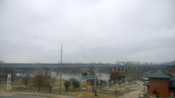 Weather camera view of Miss Lauras.