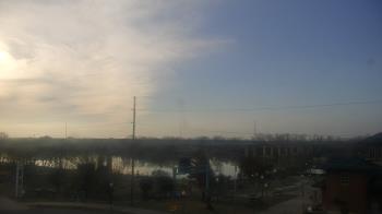 Weather camera view of Miss Lauras.