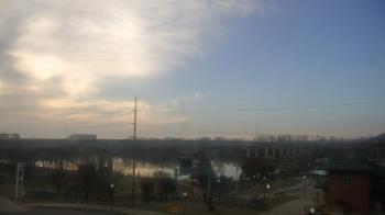 Weather camera view of Miss Lauras.