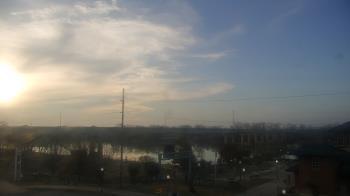 Weather camera view of Miss Lauras.