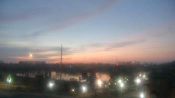 Weather camera view of Miss Lauras.