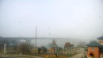 Weather camera view of Miss Lauras.