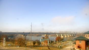 Weather camera view of Miss Lauras.