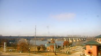 Weather camera view of Miss Lauras.