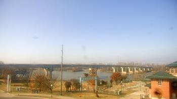 Weather camera view of Miss Lauras.