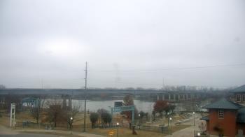 Weather camera view of Miss Lauras.