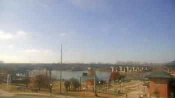 Weather camera view of Miss Lauras.