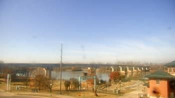 Weather camera view of Miss Lauras.