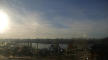 Weather camera view of Miss Lauras.