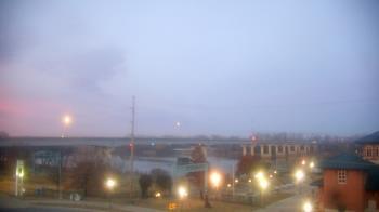 Weather camera view of Miss Lauras.