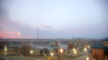 Weather camera view of Miss Lauras.