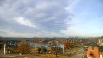 Weather camera view of Miss Lauras.