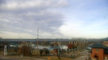 Weather camera view of Miss Lauras.