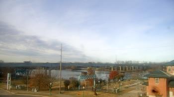 Weather camera view of Miss Lauras.