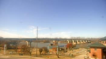 Weather camera view of Miss Lauras.