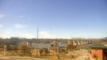 Weather camera view of Miss Lauras.