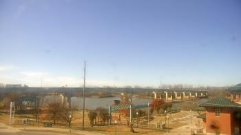 Weather camera view of Miss Lauras.