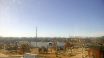 Weather camera view of Miss Lauras.