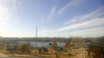 Weather camera view of Miss Lauras.