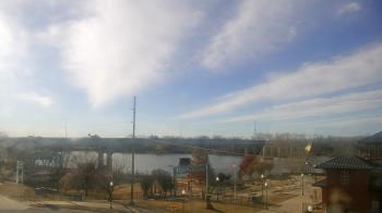 Weather camera view of Miss Lauras.