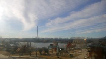 Weather camera view of Miss Lauras.