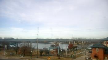 Weather camera view of Miss Lauras.