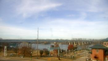 Weather camera view of Miss Lauras.